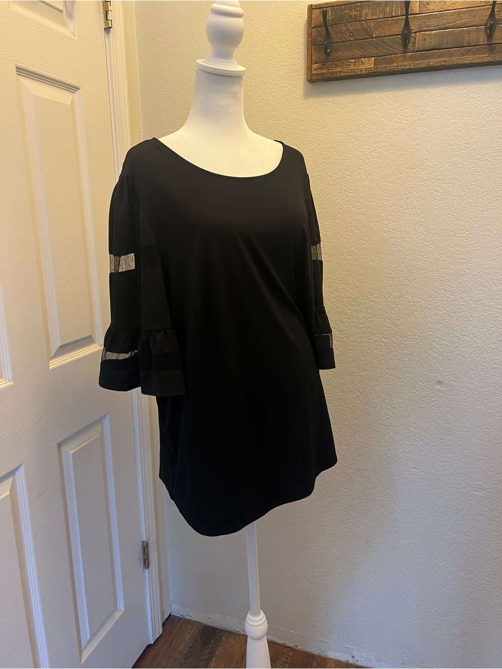 Adrianna Papell Black Ruffle Sleeve Tunic Top